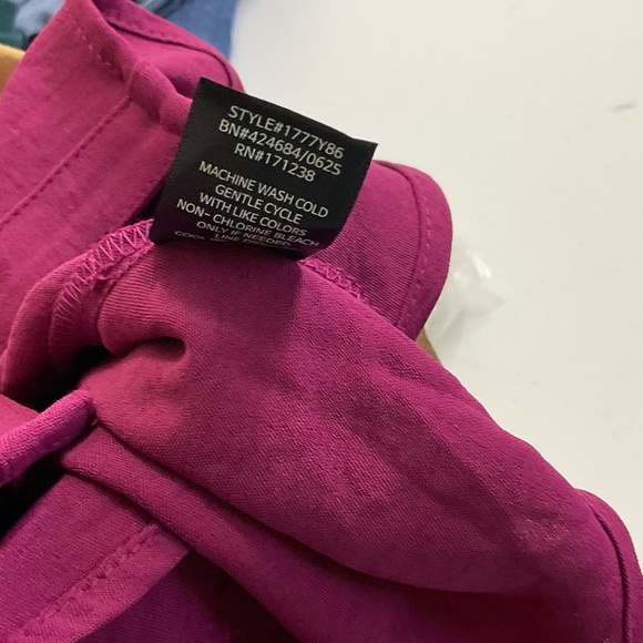 Fortune + Ivy Short-Sleeve Button-Down Shirt in Burgundy - Picture 10 of 10